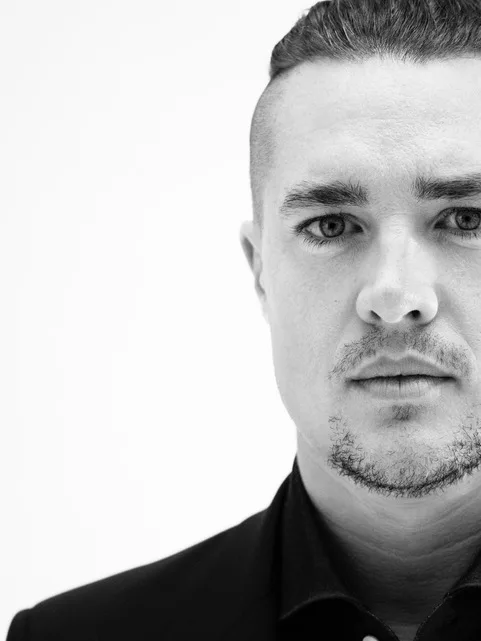 تصویر Alexander Dreymon