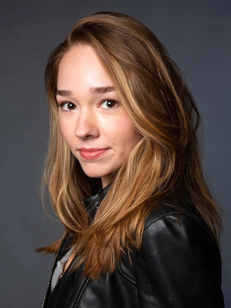 تصویر Holly Taylor
