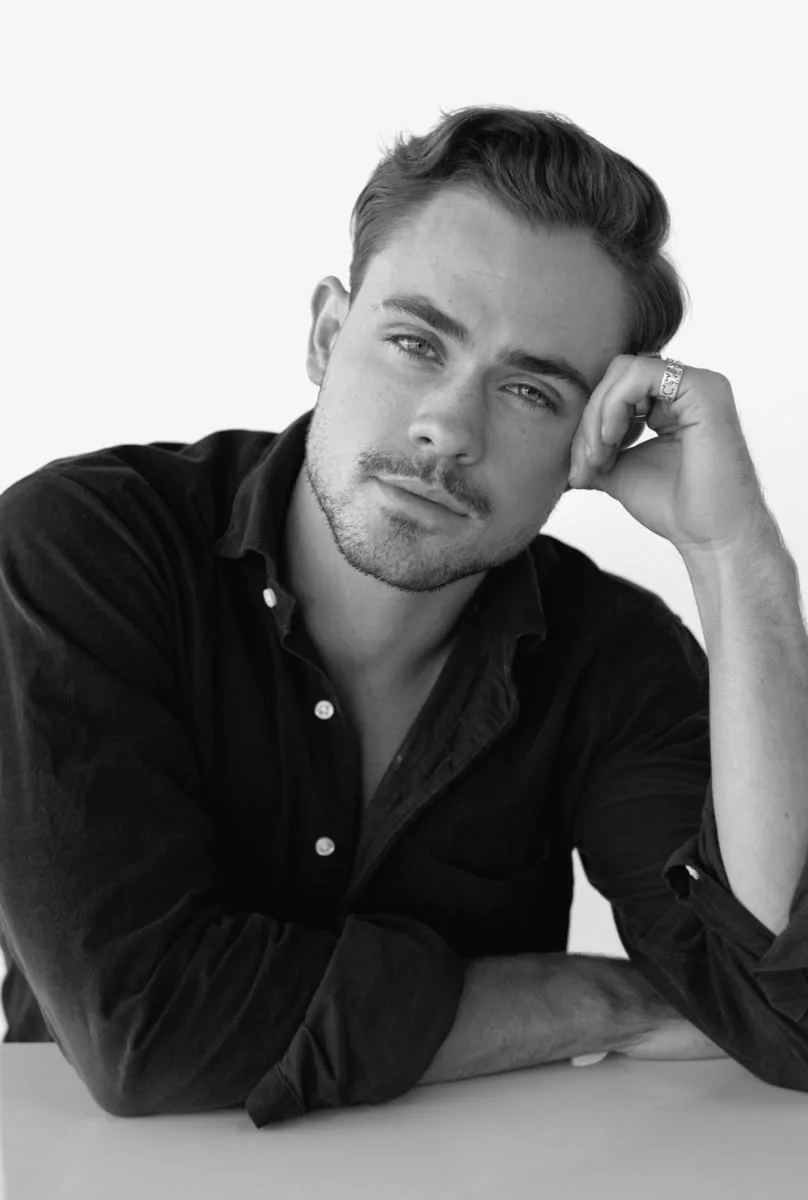 تصویر Dacre Montgomery