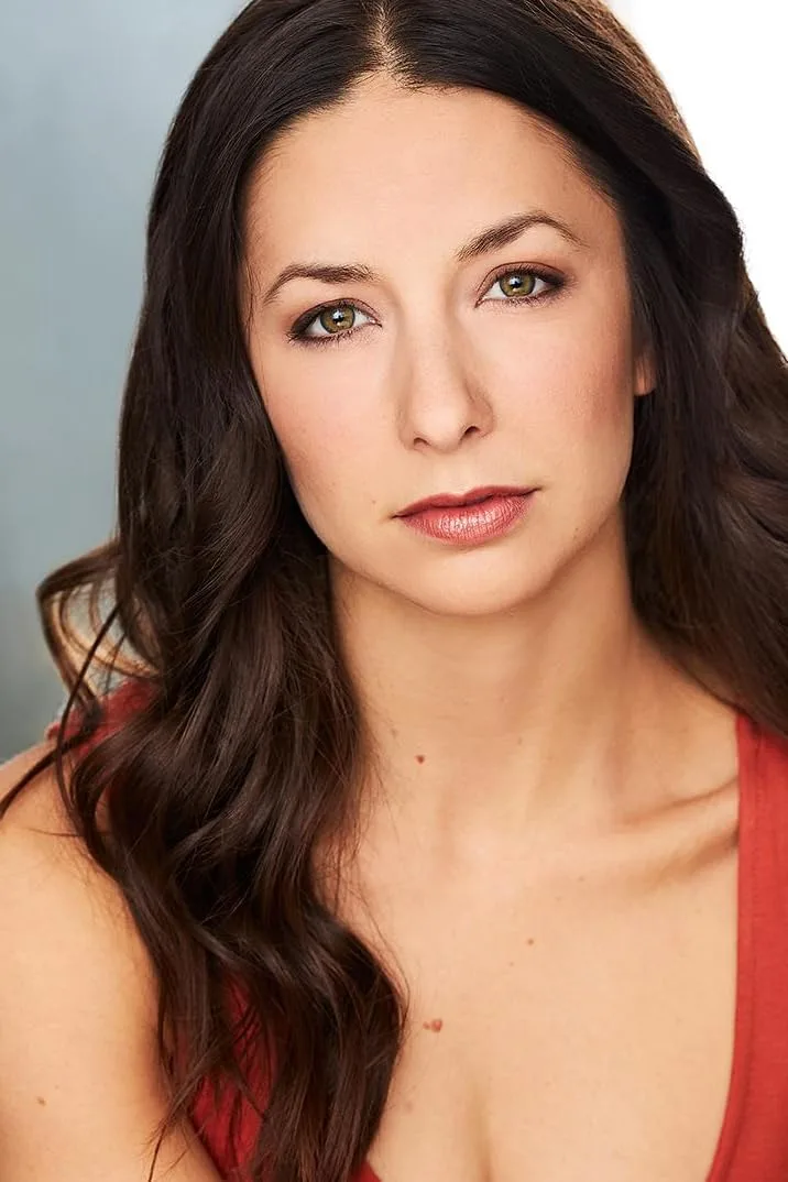 تصویر Adriana Leonard