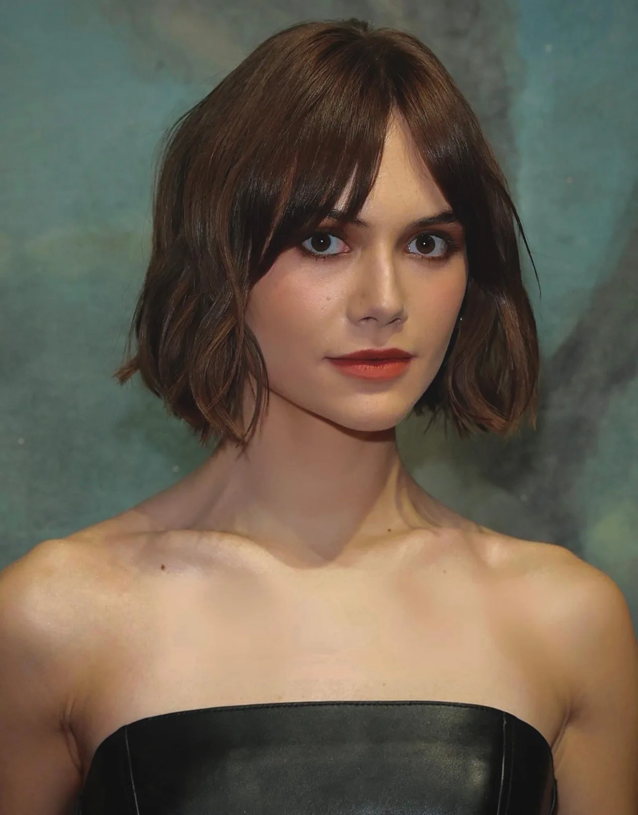 تصویر Emilia Jones