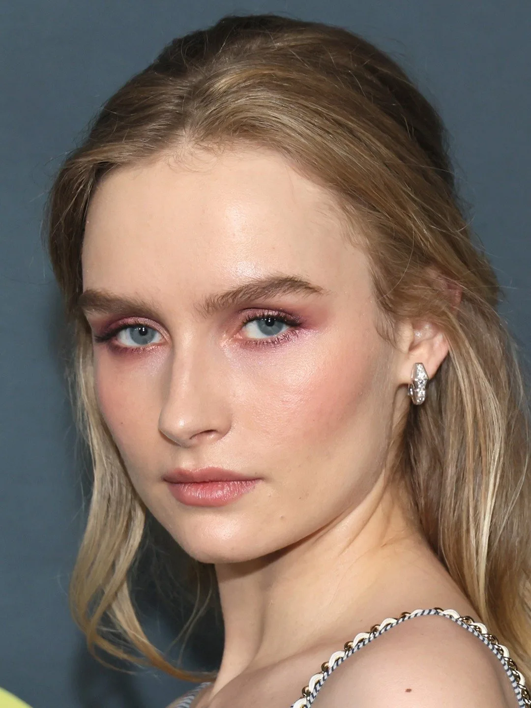 تصویر Olivia DeJonge