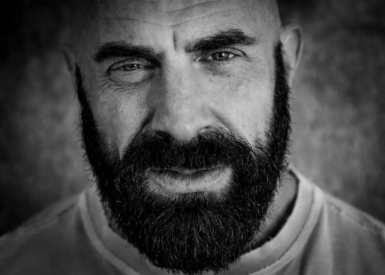 تصویر Charlie Rawes