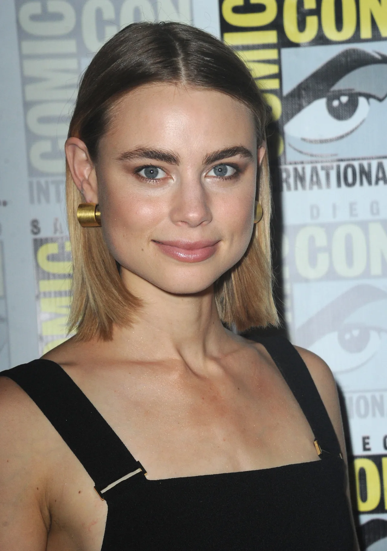 تصویر Lucy Fry
