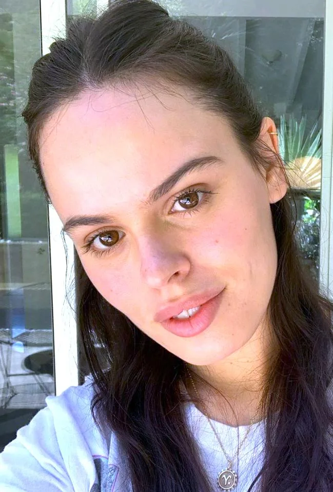 تصویر Atlanta De Cadenet Taylor