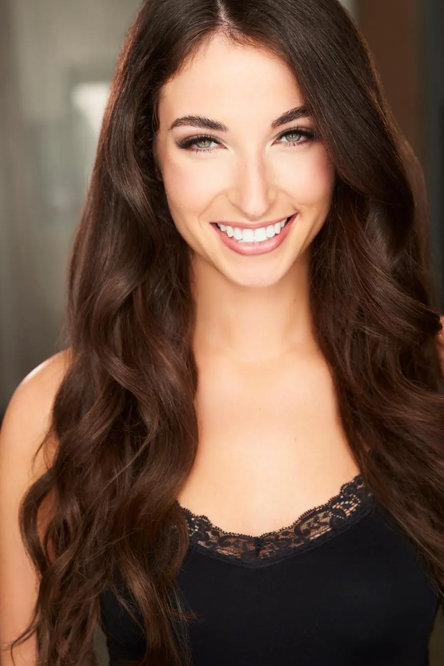 تصویر Mikaela Holmes