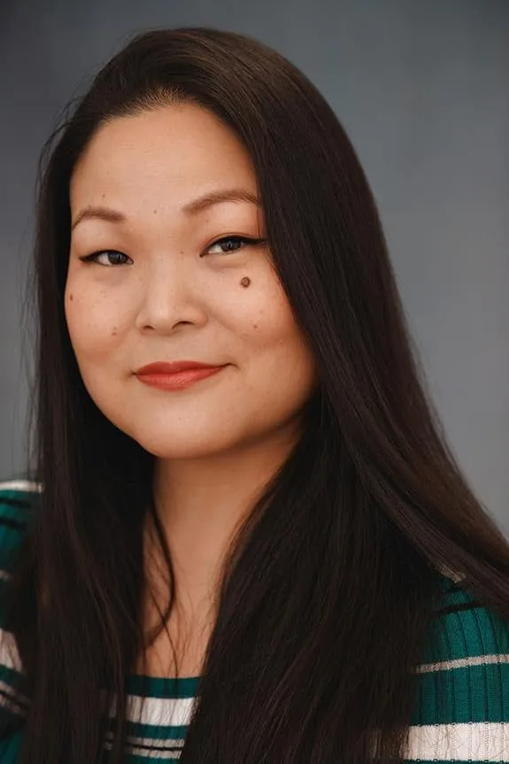تصویر Holly Chou
