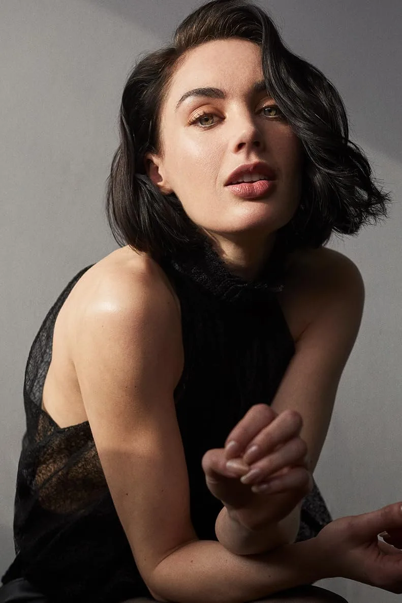 تصویر Poppy Corby-Tuech
