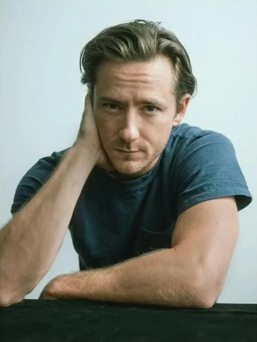 تصویر Lewis Pullman