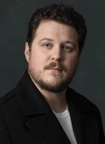 تصویر Cameron Britton