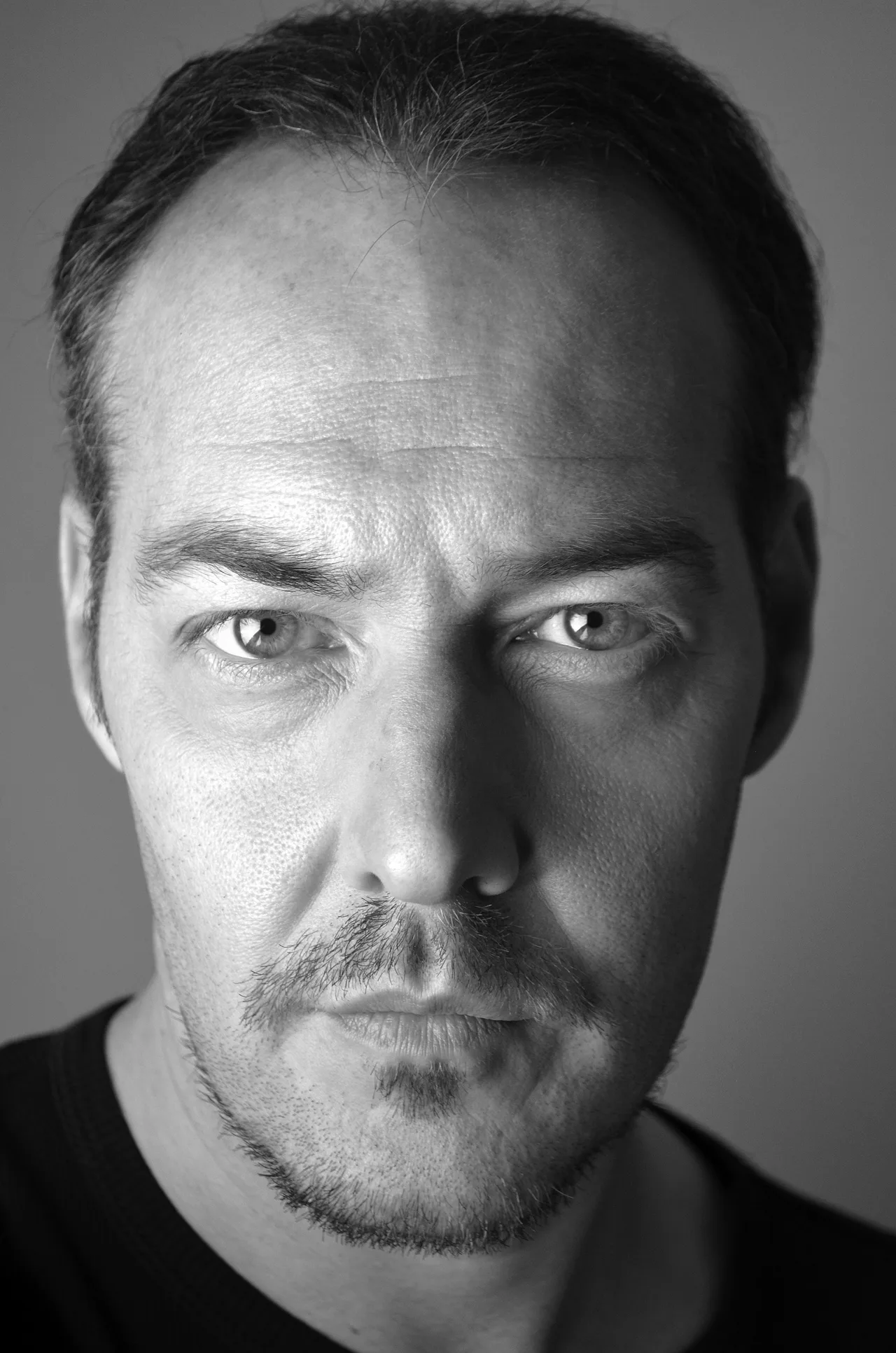 تصویر Stuart McNeil