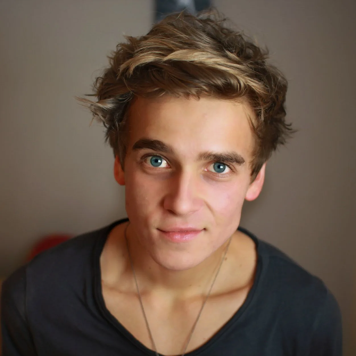 تصویر Joe Sugg