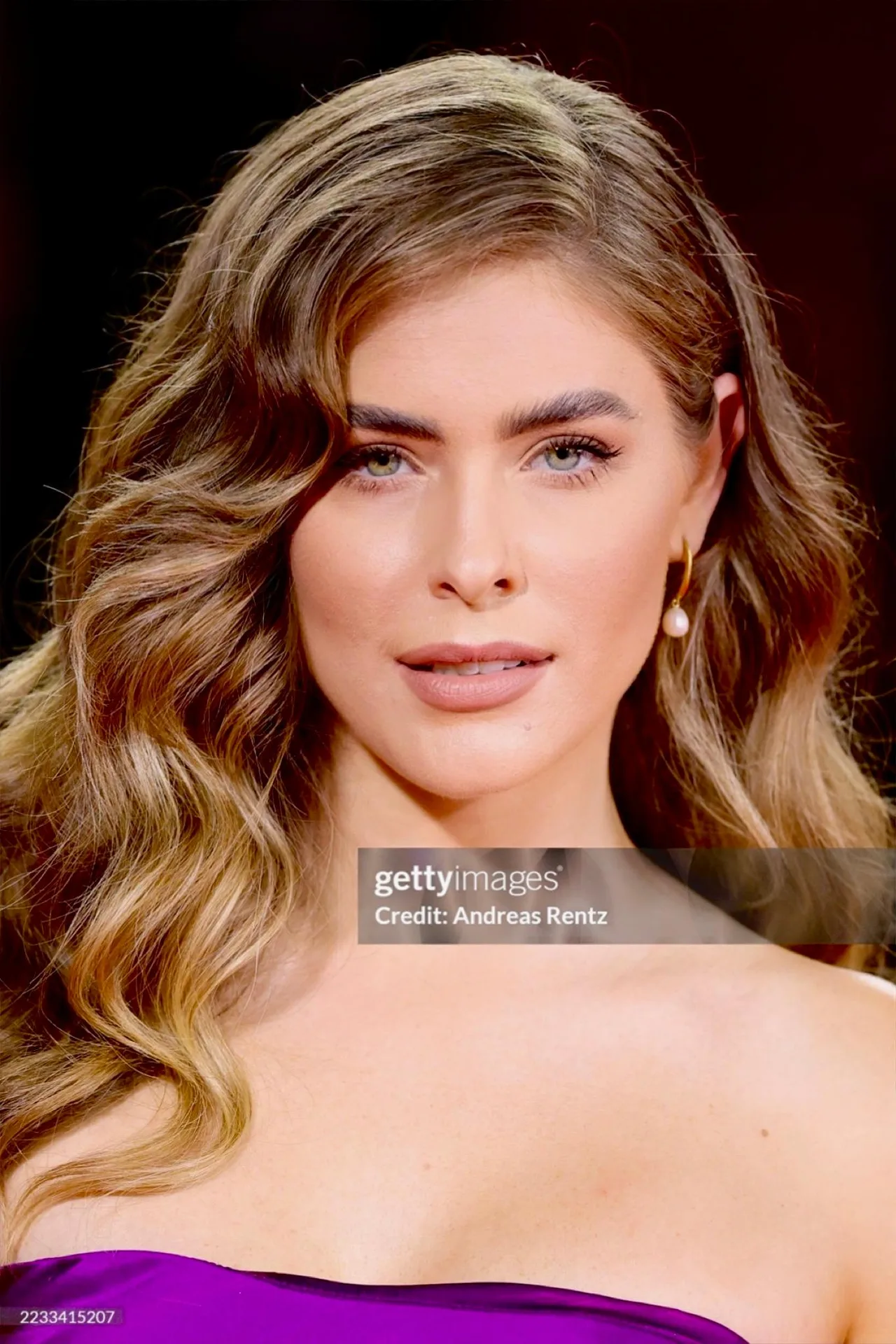تصویر Jordan Claire Robbins