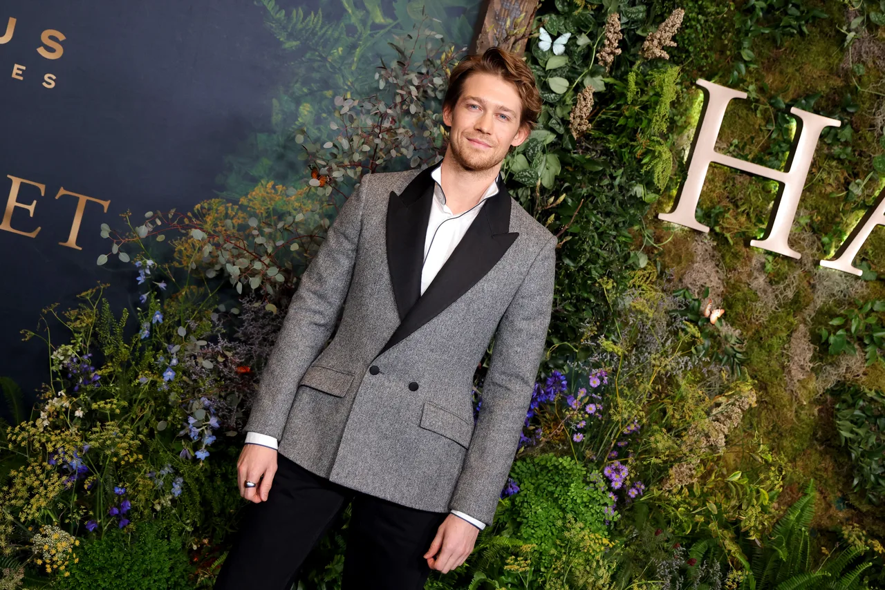 تصویر Joe Alwyn