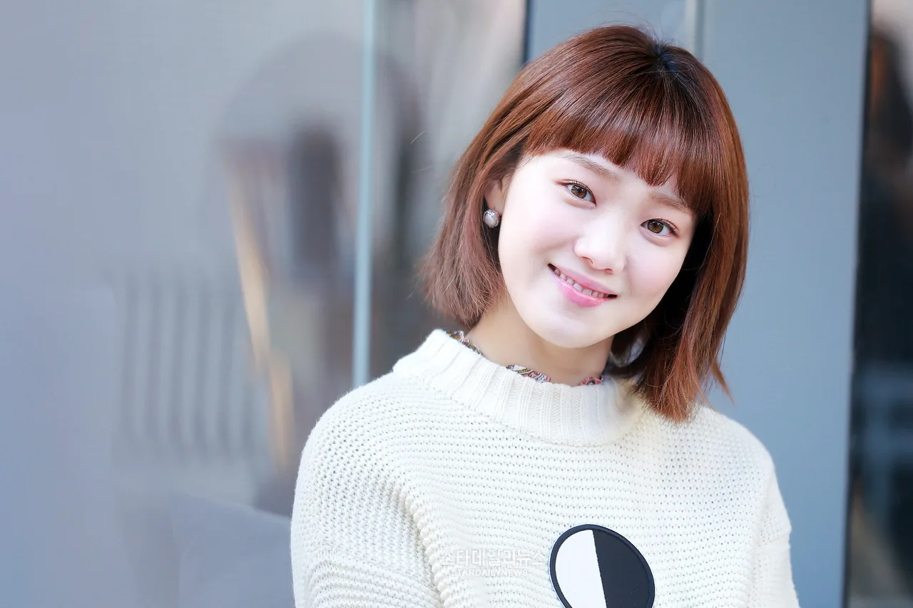 تصویر Lee Sung-kyung