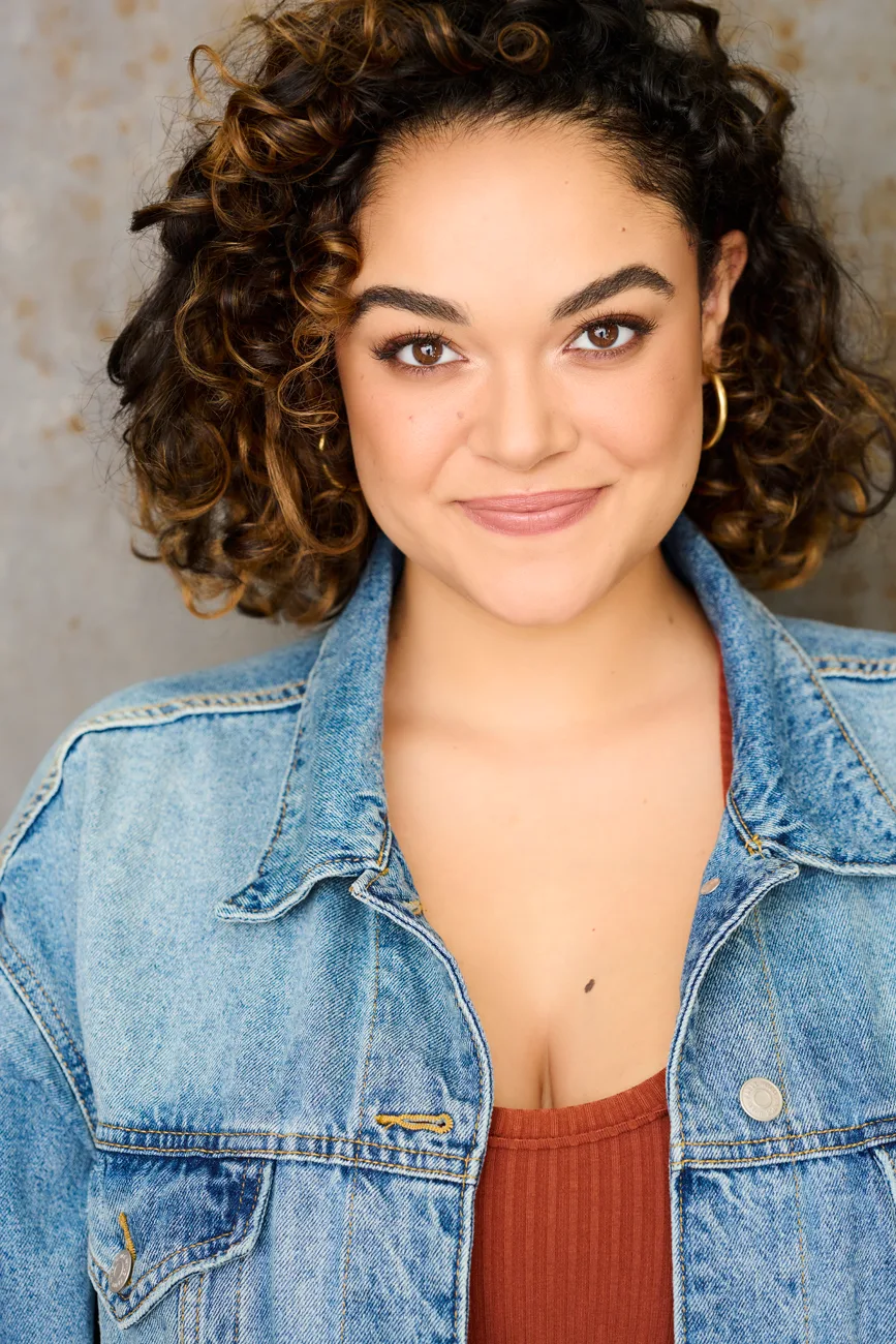 تصویر Sarah-Nicole Robles