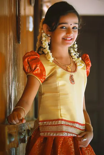 تصویر Meenakshi
