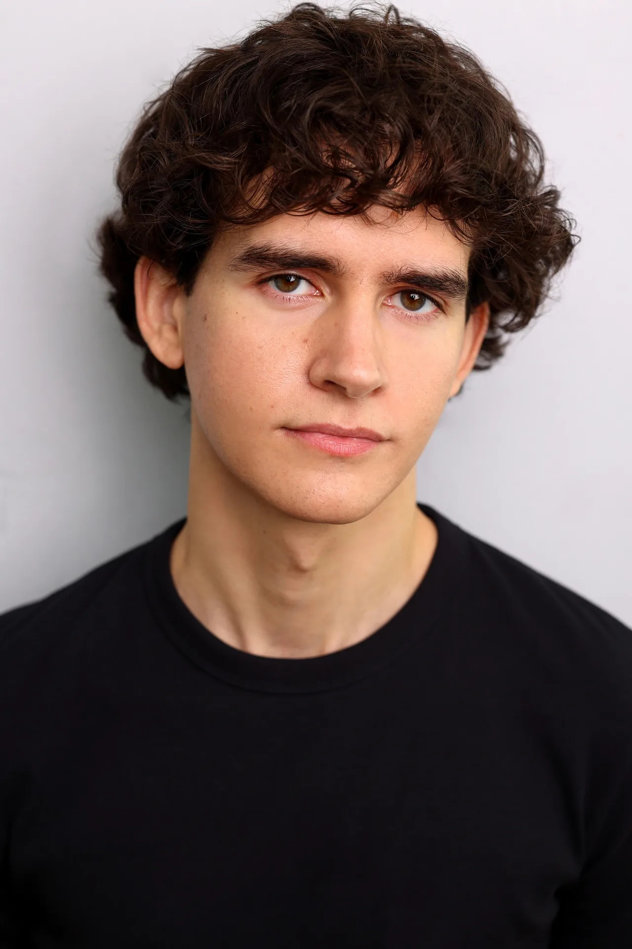 تصویر Joshua Hernandez
