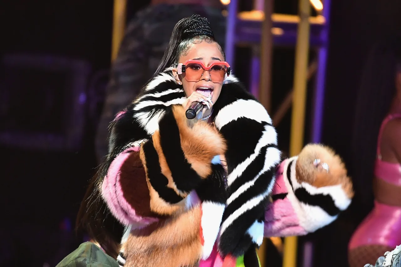 تصویر Cardi B