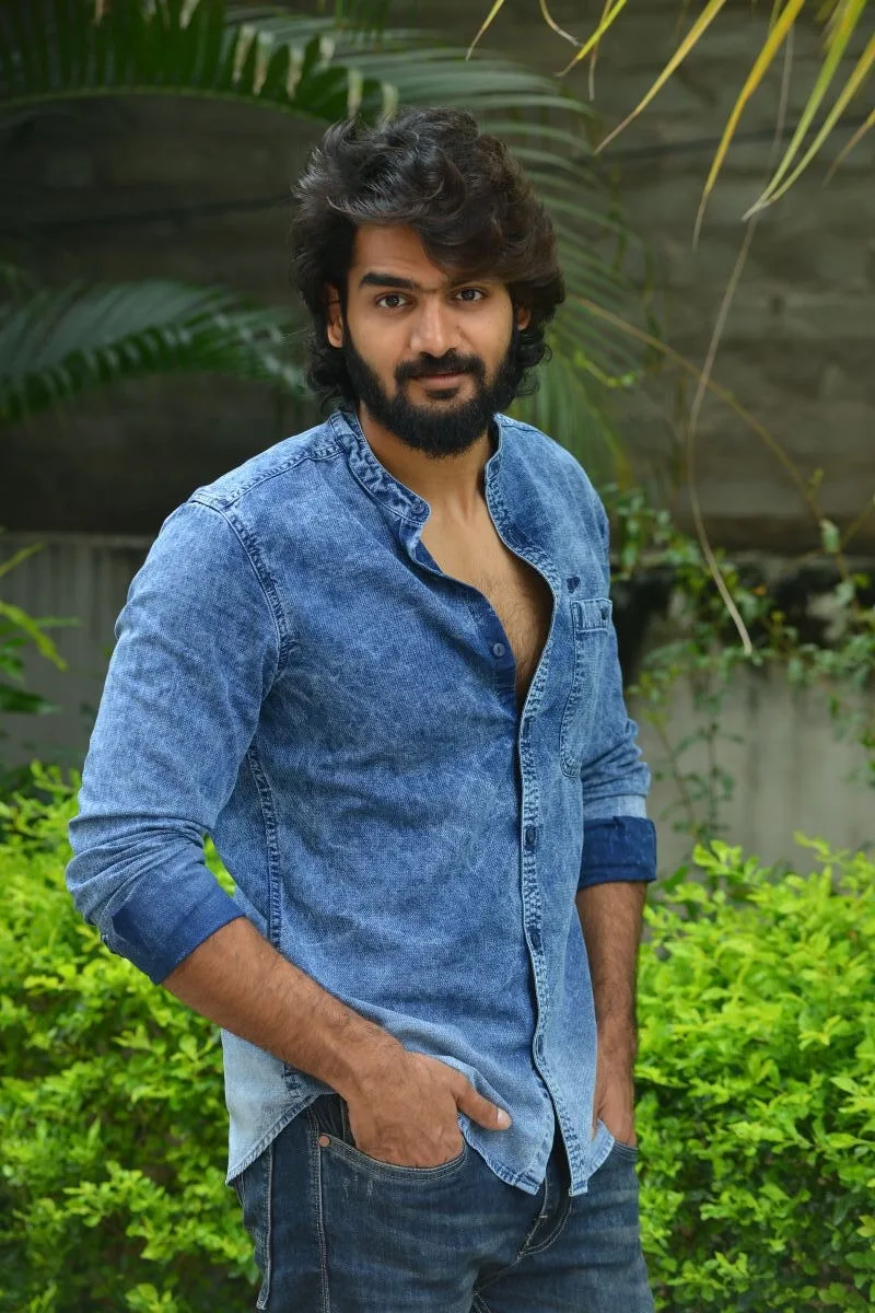 تصویر Kartikeya Gummakonda