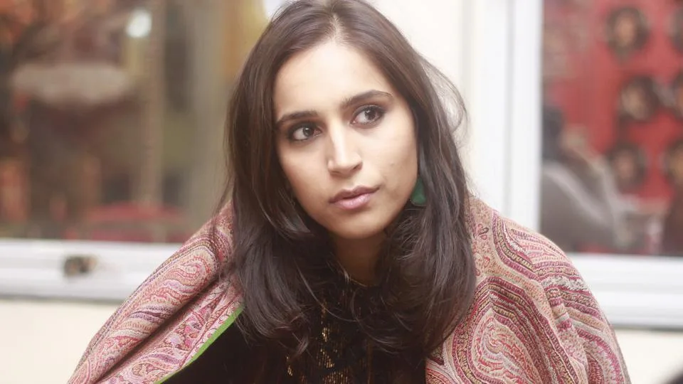 تصویر Zoya Hussain