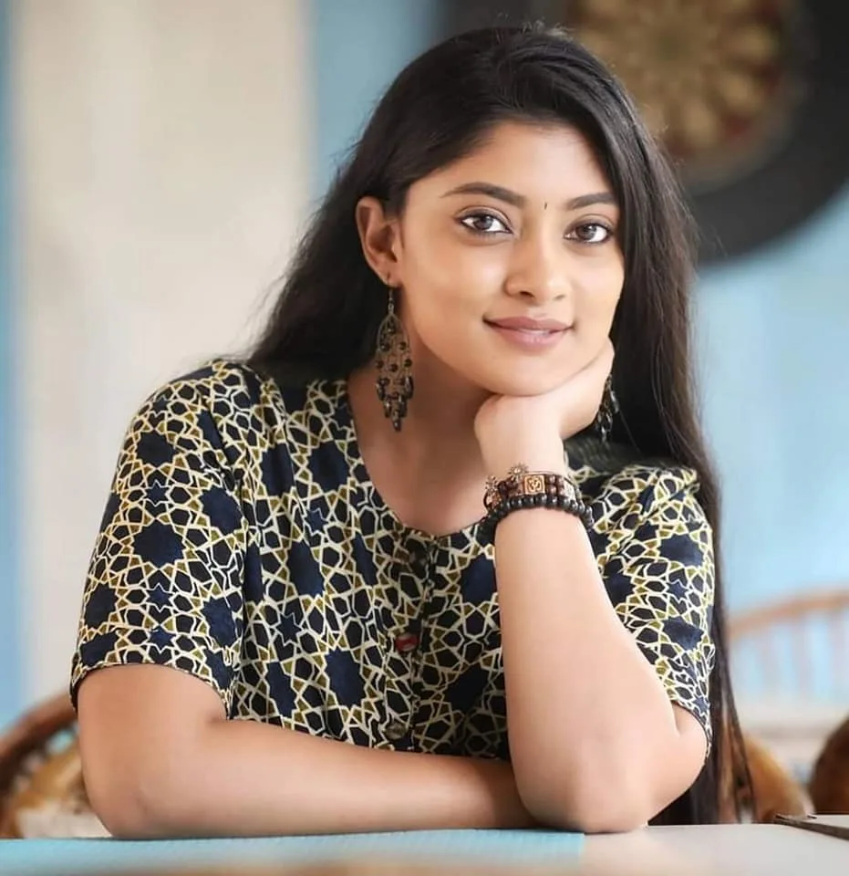 تصویر Ammu Abhirami