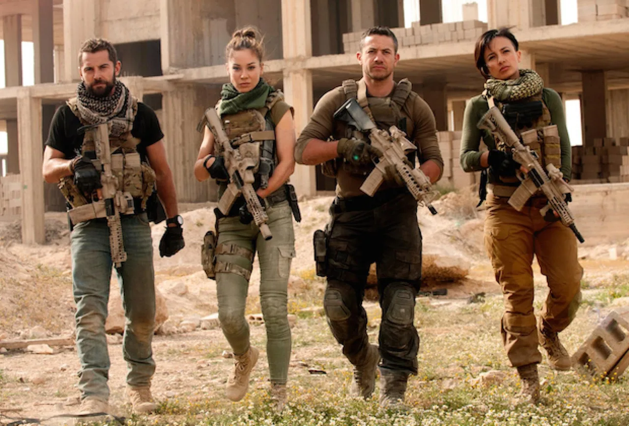 نمای پسزمینه Strike Back