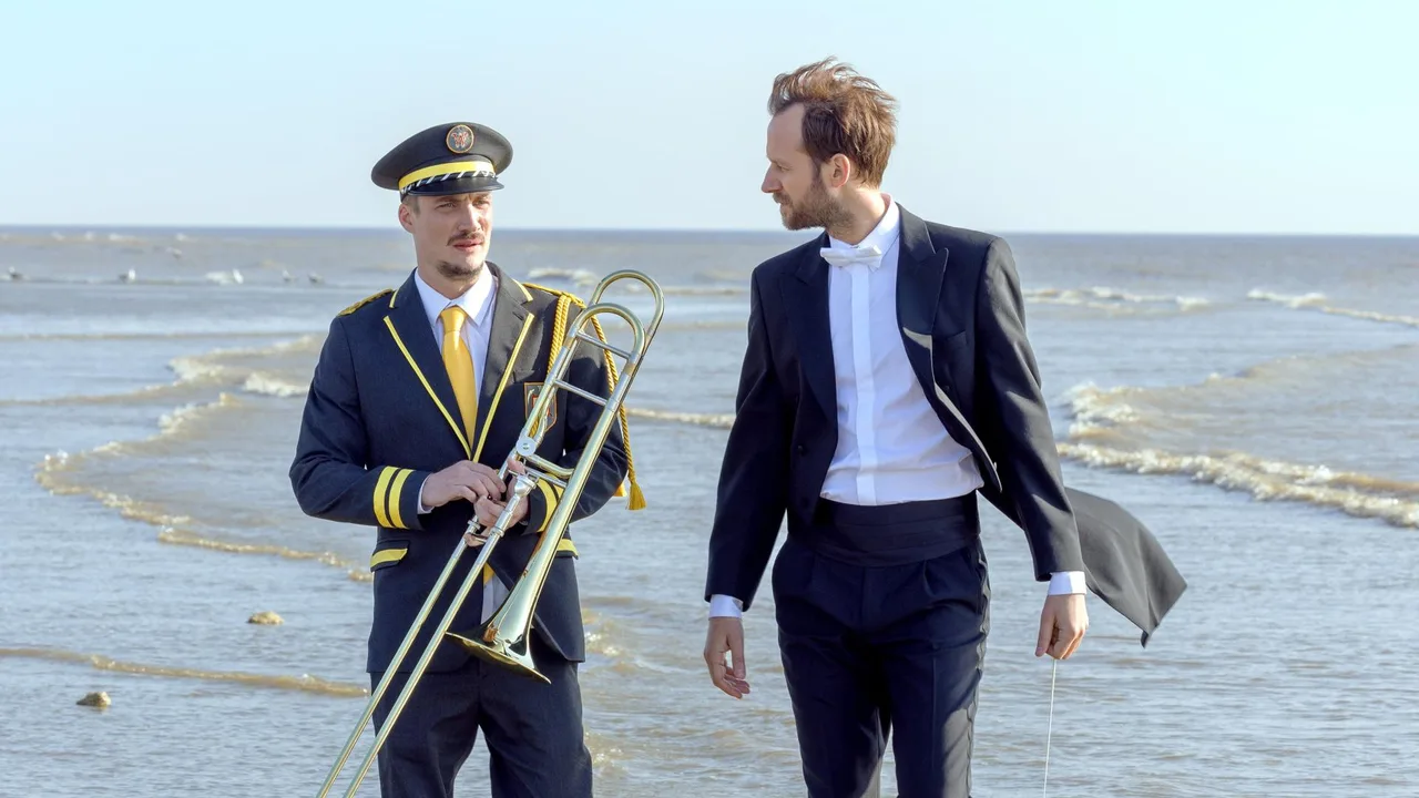 نمای پسزمینه The Marching Band