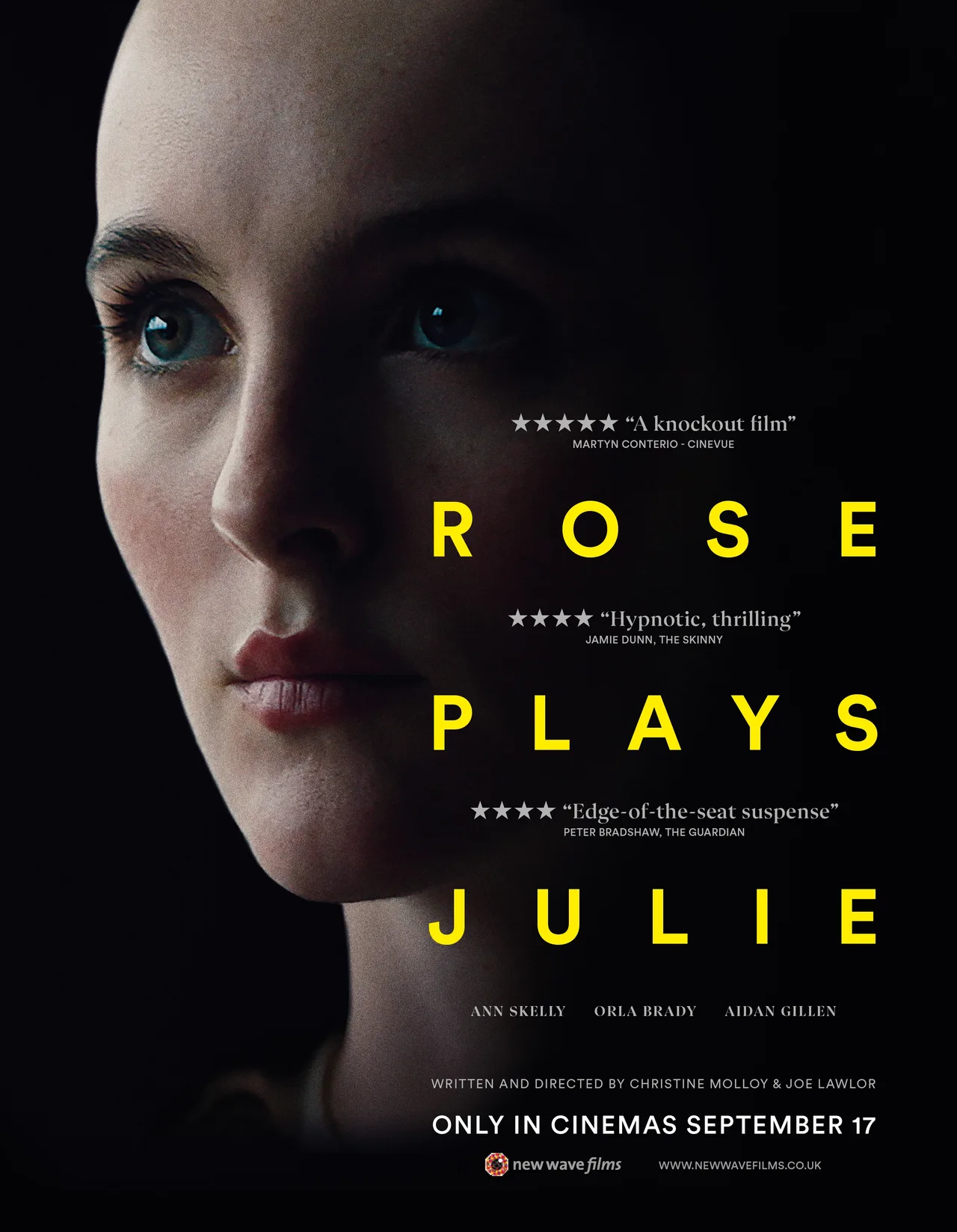پوستر Rose Plays Julie